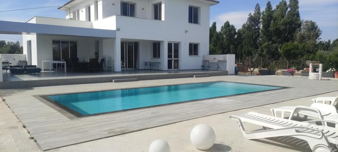 Kiti Village Villa, Cyprus, Salt-Water Pool, 6 Bedrooms, Larnaca Buitenkant foto