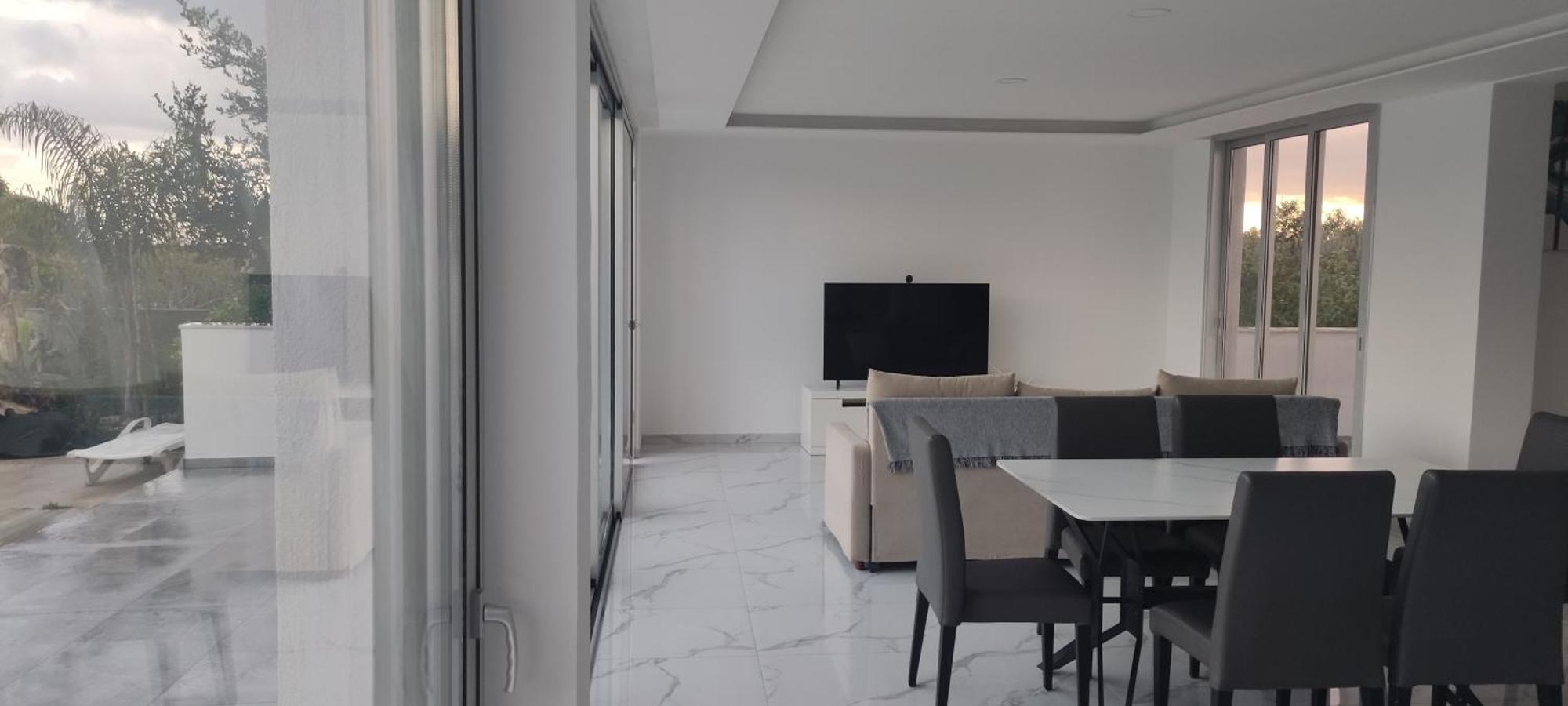 Kiti Village Villa, Cyprus, Salt-Water Pool, 6 Bedrooms, Larnaca Buitenkant foto